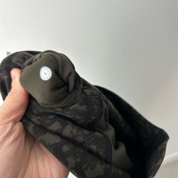 Lululemon Align Pant II 25"
Wild Thing Camo Deep Coal Multi - Picture 12 of 14